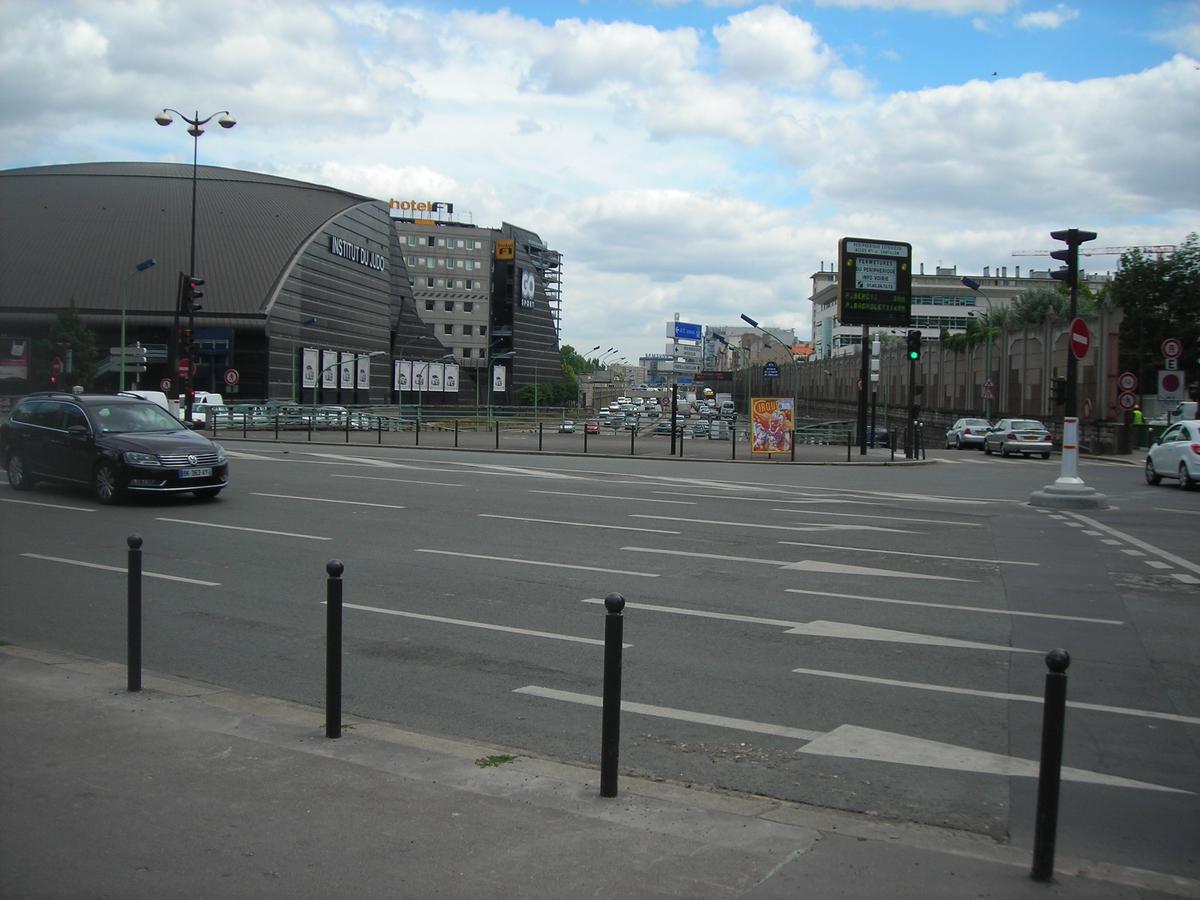 Hotelf1 Paris Porte De Chatillon Bagian luar foto